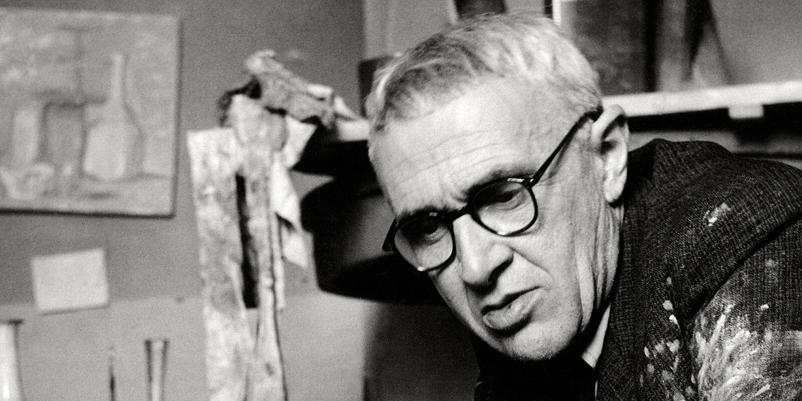 Herbert List, Italian Painter Giorgio Morandi, 1953. © Herbert List Estate, Hamburg, Deutschland (Ausschnitt) Herbert List, Italian Painter Giorgio Morandi, 1953. © Herbert List Estate, Hamburg, Deutschland (Ausschnitt)